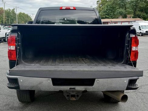 Used 2017 GMC Sierra 2500 SLT w/ Duramax Plus Package AWD/4WD image 9