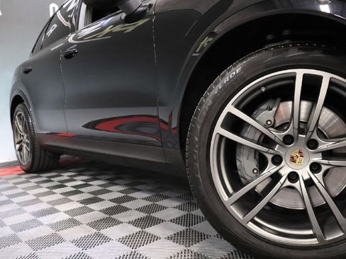 Used 2019 Porsche Cayenne S image 70