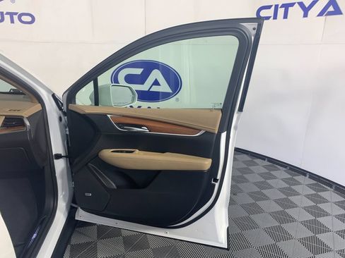 Used 2019 Cadillac XT5 Platinum AWD/4WD image 39