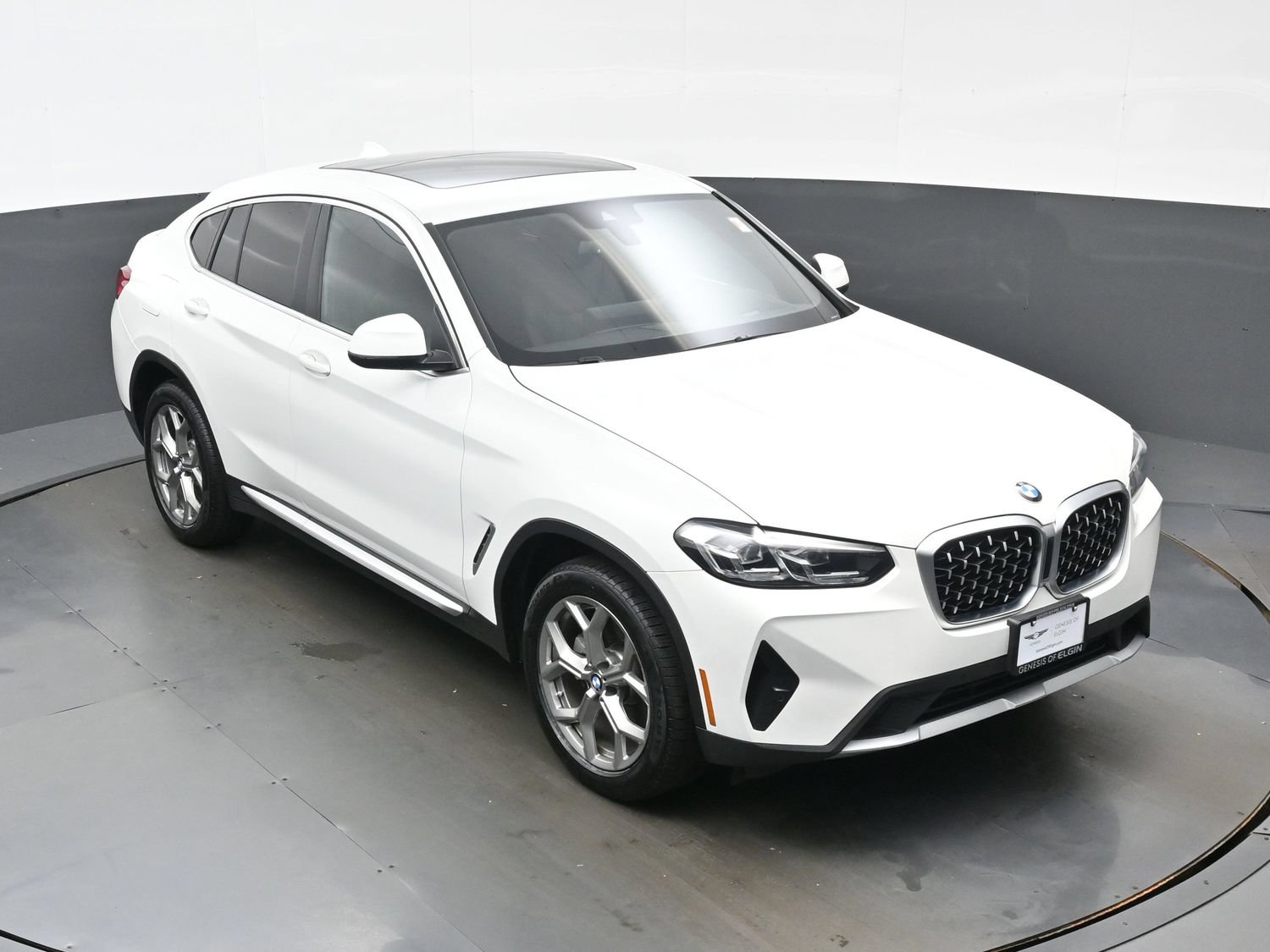 Used 2025 BMW X4 xDrive30i AWD/4WD image 41