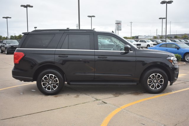 Used 2024 Ford Expedition XLT RWD image 4