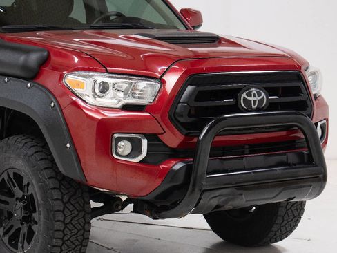 Used 2021 Toyota Tacoma SR5 image 9