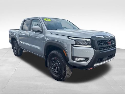 Used 2026 Nissan Frontier PRO-4X w/ Tow Package AWD/4WD image 8