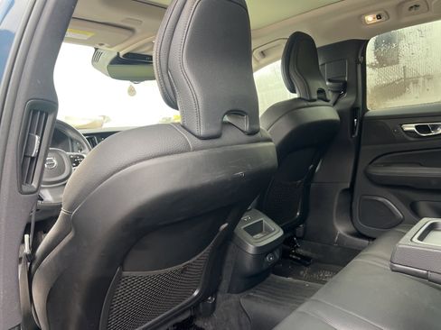 Used 2022 Volvo V60 T5 Cross Country w/ Climate Package image 14