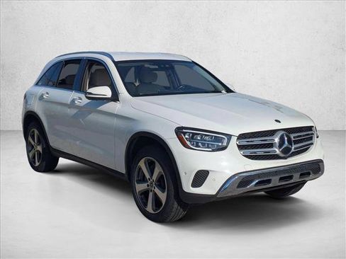 Used 2022 Mercedes-Benz GLC 300 4MATIC image 3
