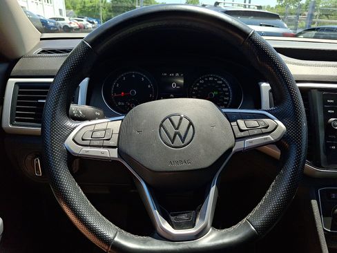 Certified 2021 Volkswagen Atlas SE w/ Panoramic Sunroof Package AWD/4WD image 20