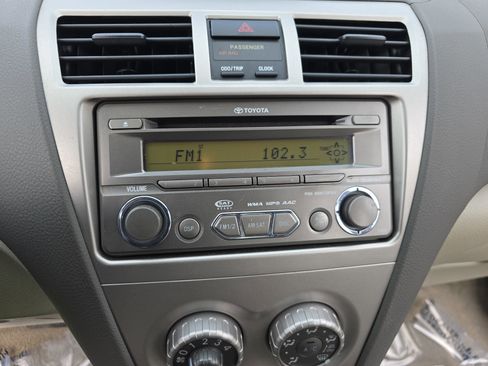 Used 2012 Toyota Yaris Sedan image 20