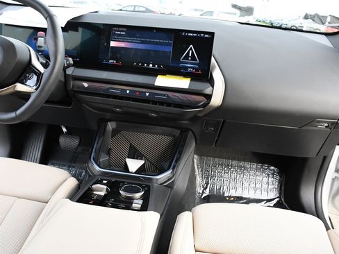 Used 2025 BMW X3 xDrive30i w/ Convenience Package image 7