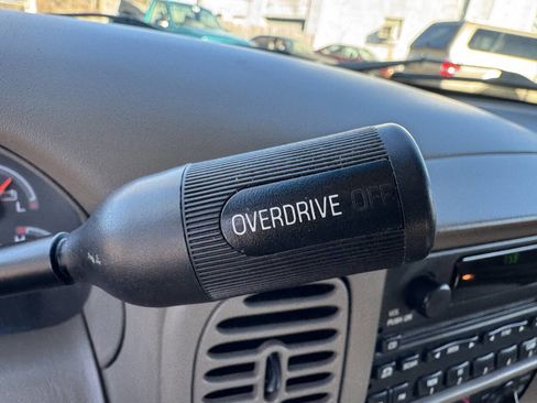 Used 2002 Ford F150 XLT image 14