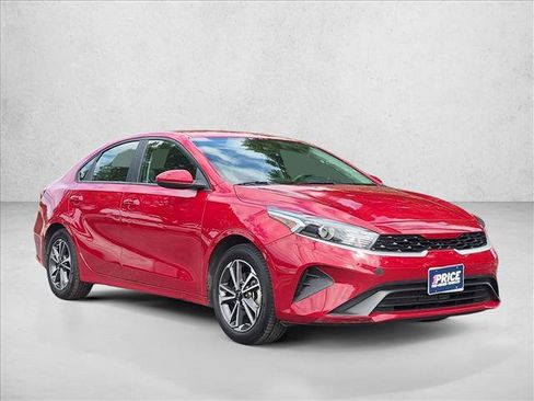 Used 2023 Kia Forte LXS FWD image 3