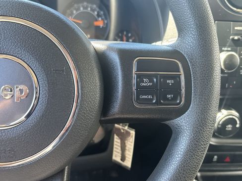Certified 2017 Jeep Patriot Sport w/ Power Value Group AWD/4WD image 15