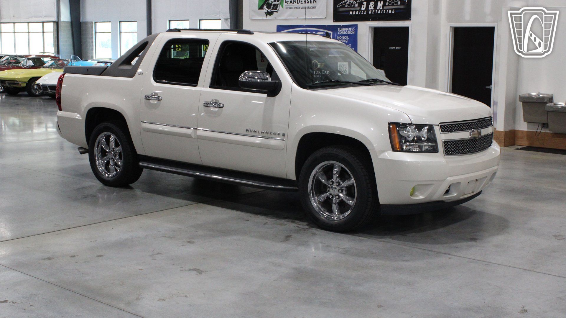 Used 2008 Chevrolet Avalanche LTZ w/ LTZ Preferred Equipment Group AWD/4WD image 18