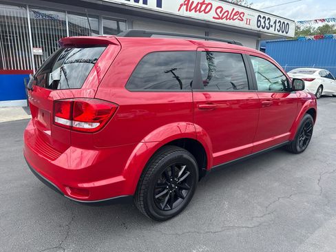 Used 2019 Dodge Journey SE w/ Premium Group FWD image 3