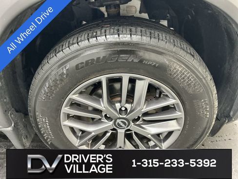 Used 2023 Nissan Rogue S AWD/4WD image 8