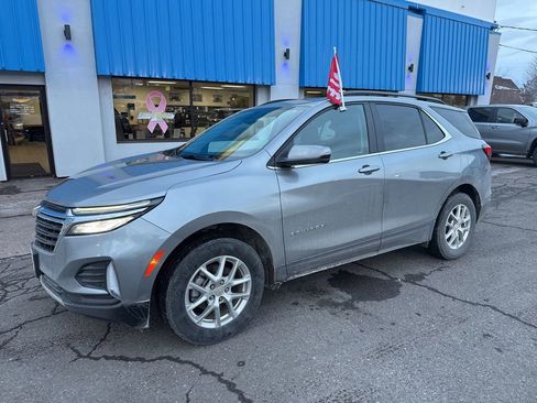 Used 2024 Chevrolet Equinox LT image 1