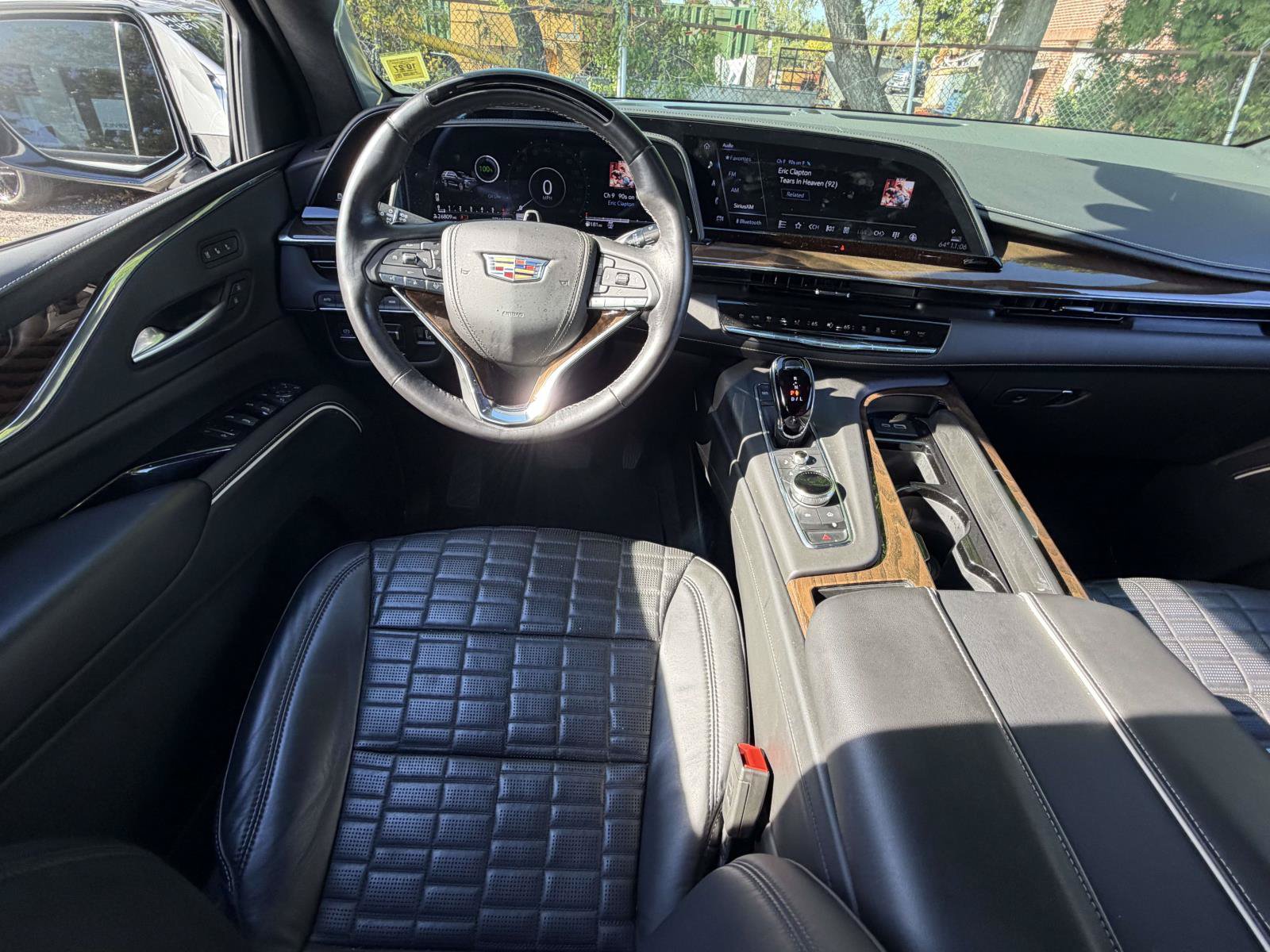 Used 2023 Cadillac Escalade Sport Platinum w/ LPO, ONYX Package AWD/4WD image 15
