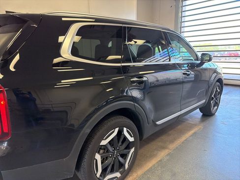 Used 2025 Kia Telluride S FWD image 5
