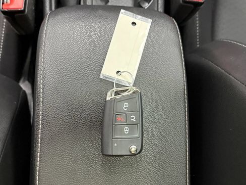 Used 2018 Volkswagen Golf SE FWD image 29