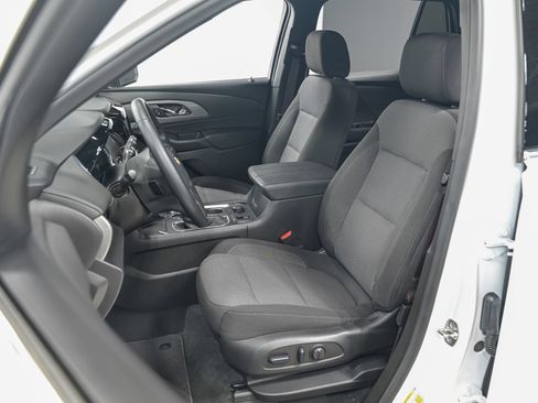 Used 2023 Chevrolet Traverse LT AWD/4WD image 16