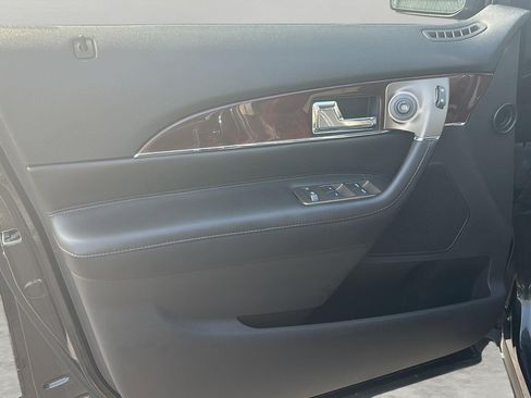 Used 2013 Lincoln MKX AWD image 24