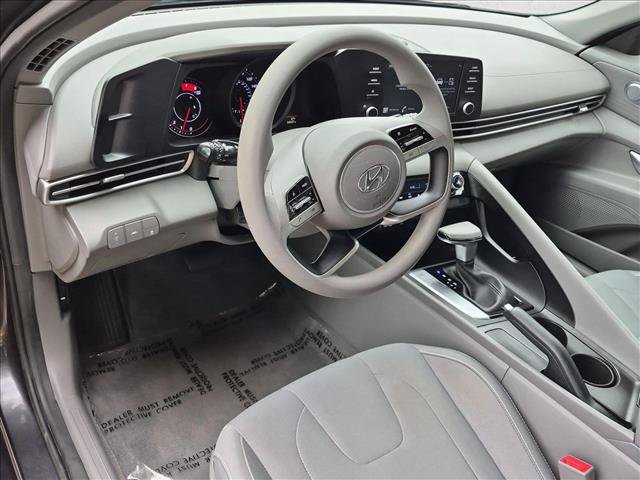 Used 2023 Hyundai Elantra SEL FWD image 10