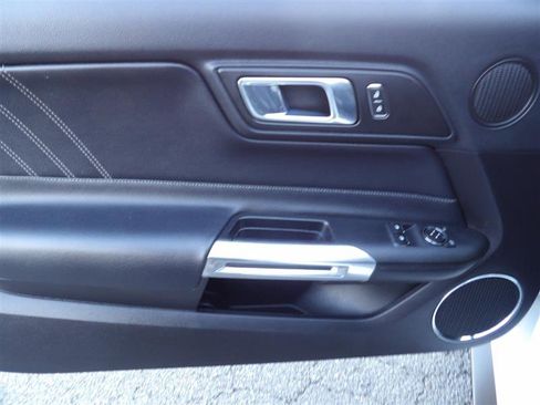 Used 2018 Ford Mustang GT Premium image 13