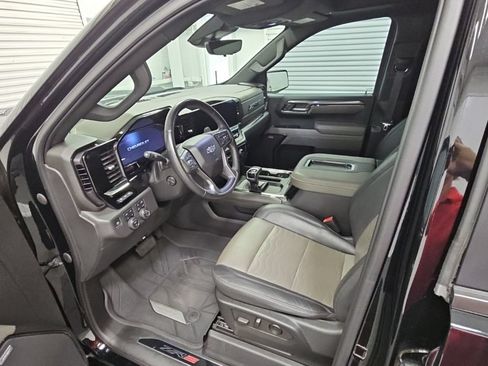 Used 2022 Chevrolet Silverado 1500 ZR2 w/ Technology Package AWD/4WD image 11