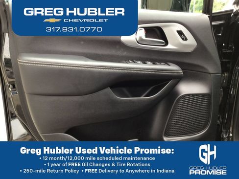 Used 2025 Chrysler Pacifica Limited FWD image 22