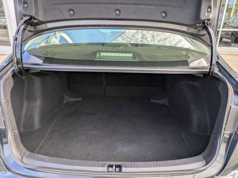 Used 2022 Toyota Corolla LE image 31