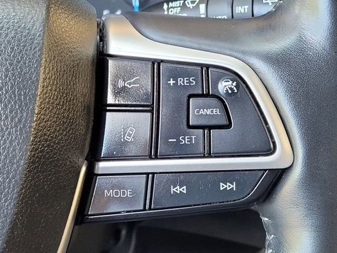 Used 2022 Toyota Highlander Platinum AWD/4WD image 30