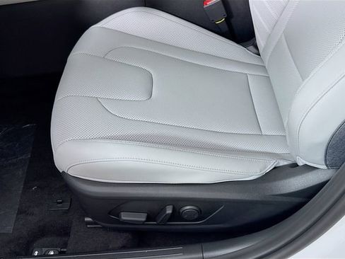 New 2026 Hyundai Elantra Limited FWD image 31