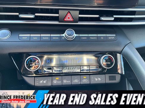 Used 2025 Hyundai Elantra Limited image 29