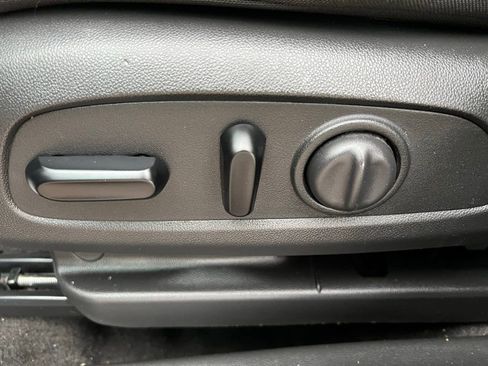 Used 2023 Chevrolet TrailBlazer LT w/ Convenience Package image 23