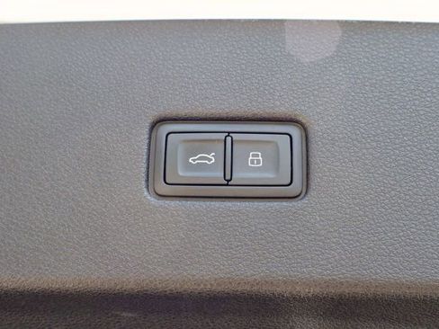 Used 2020 Audi Q8 Prestige image 53