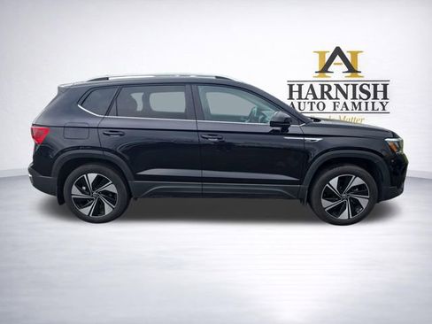 Certified 2024 Volkswagen Taos SE AWD/4WD image 8