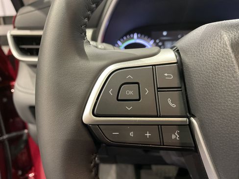 Used 2025 Toyota Highlander XLE image 20