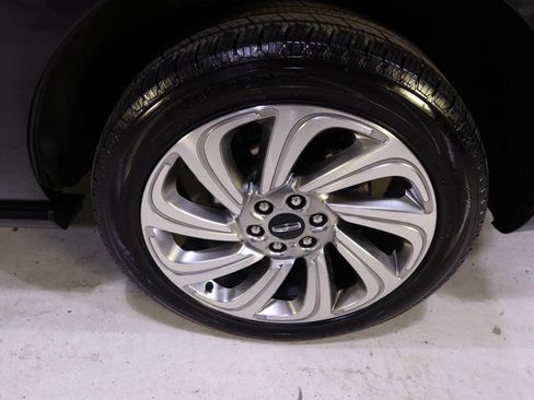 Used 2024 Lincoln Navigator Reserve image 38