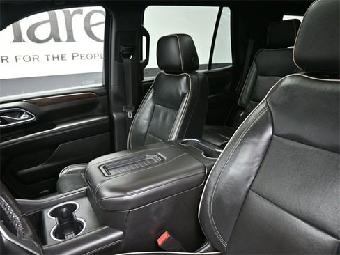 Used 2021 Chevrolet Tahoe Premier w/ Premium Package image 16