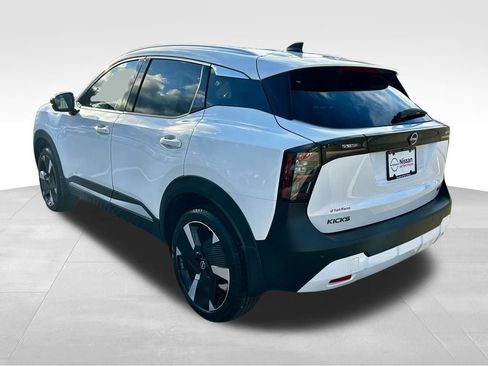 New 2026 Nissan Kicks SR image 8