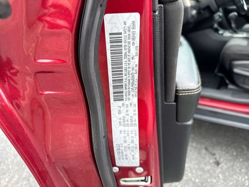 Used 2017 Jeep Cherokee Sport w/ Cold Weather Group AWD/4WD image 26