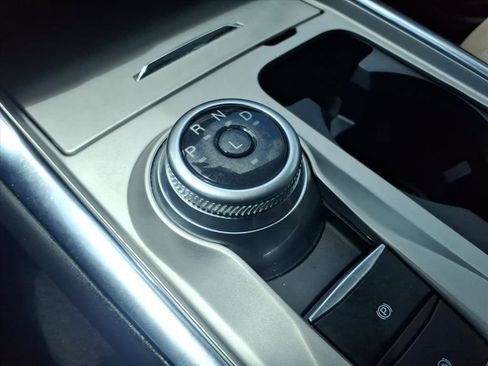 Used 2024 Ford Explorer XLT w/ Equipment Group 202A RWD image 9