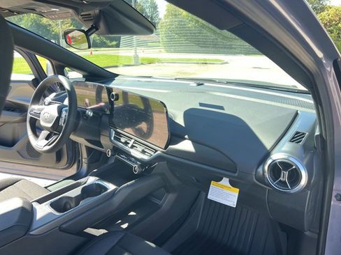 New 2026 Chevrolet Equinox EV LT image 29