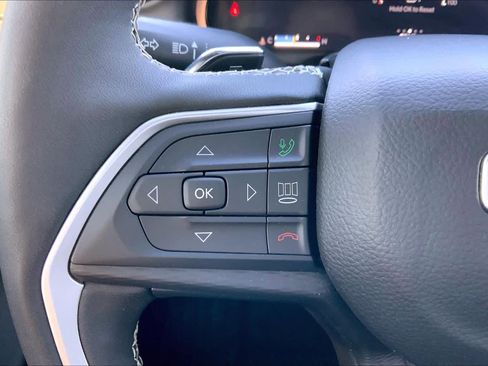 Used 2024 Jeep Grand Cherokee L Altitude AWD/4WD image 36