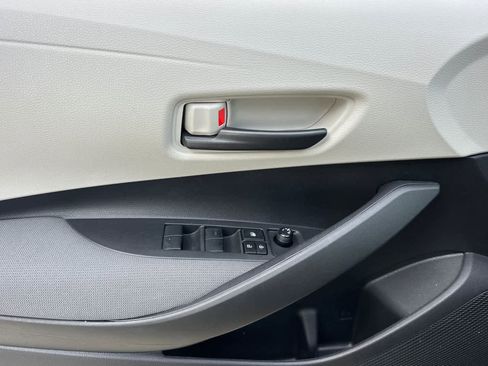 Used 2022 Toyota Corolla LE image 10