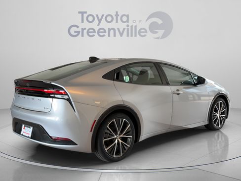 Used 2025 Toyota Prius Limited FWD image 6