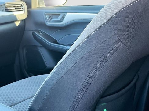 Used 2022 Ford Escape SE w/ SE Sport Appearance Package FWD image 22