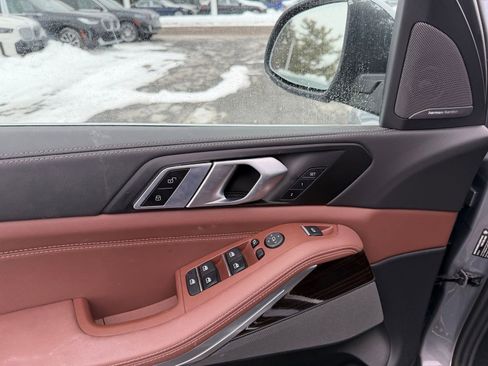 Used 2025 BMW X5 xDrive40i image 9