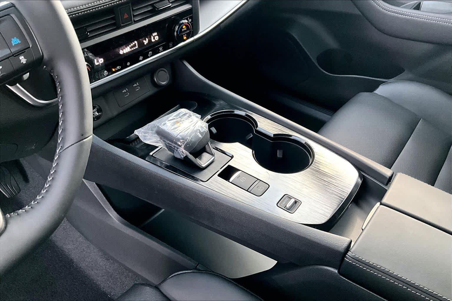 New 2027 Nissan Rogue Dark Armor FWD image 11