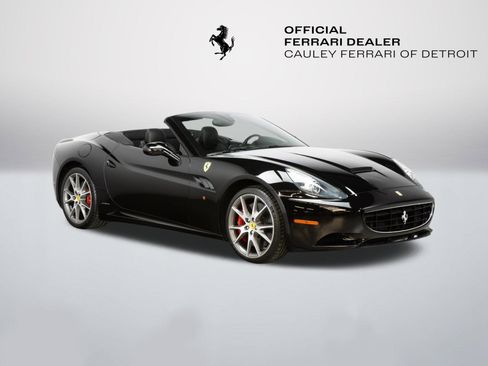 Used 2010 Ferrari California RWD image 9
