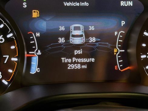 Used 2024 Jeep Compass Latitude w/ Altitude Special Edition image 8